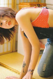 日韩美女